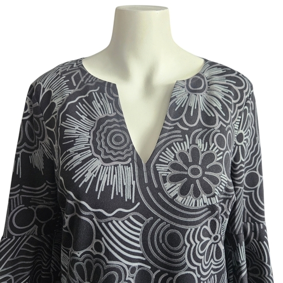 Trina Turk Black Abstract Floral Bell Sleeve Mini Sheath Dress Size Med - Picture 3 of 9